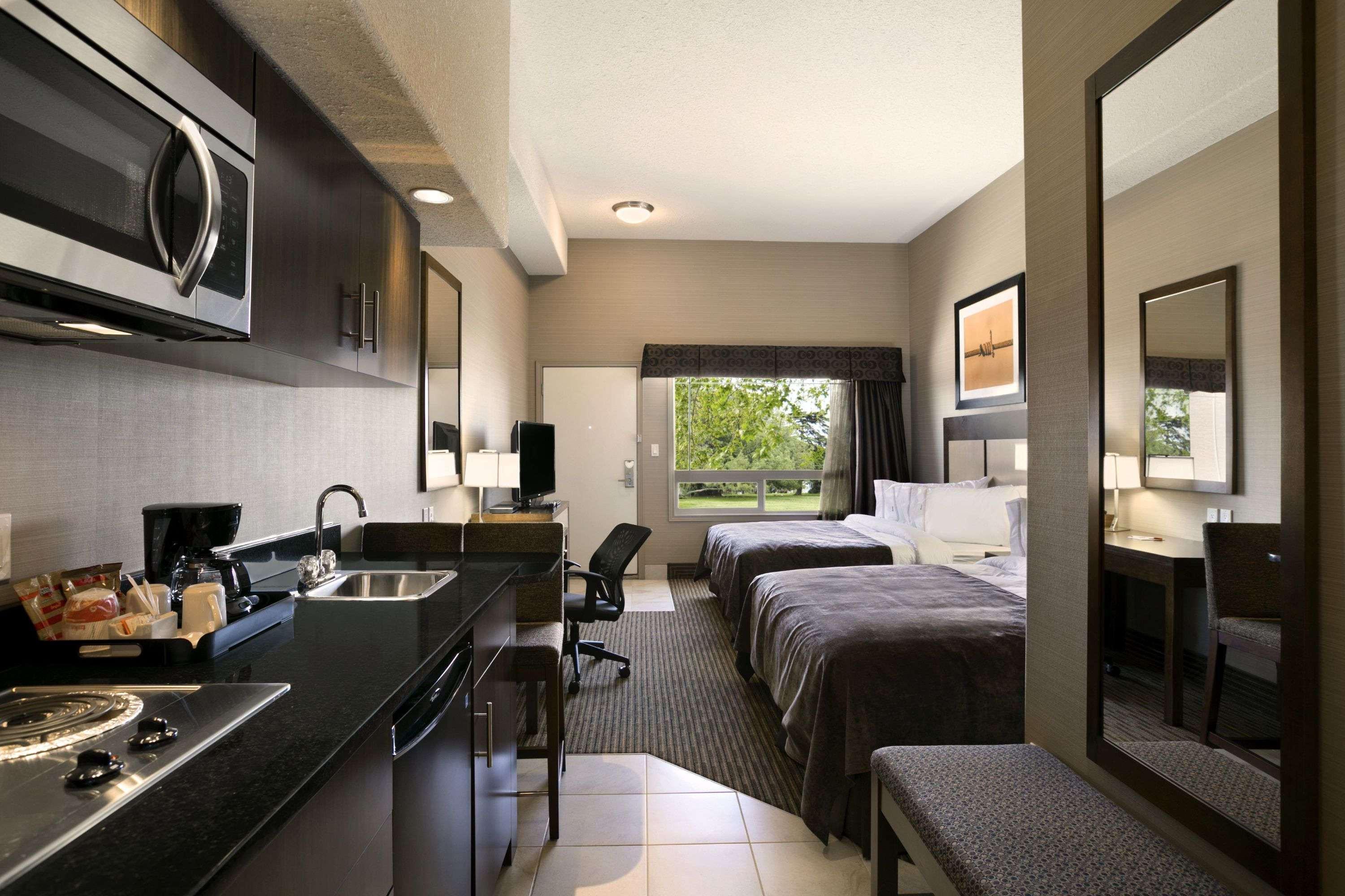 Ramada By Wyndham Conklin Hotell Exteriör bild