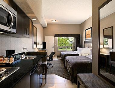Ramada By Wyndham Conklin Hotell Exteriör bild